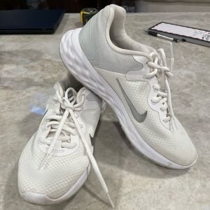 Nike Classic Athletic Running Shoes